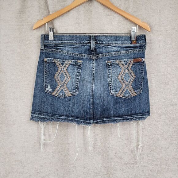 7FAM 7 For All Mankind Y2K Denim Blue Jean Mini Skirt Raw Distressed Hem - Picture 10 of 13